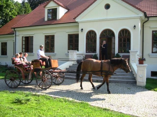 Gospodarstwo Agroturystyczne Dworek Janowicki Kazimierzewo Exteriör bild